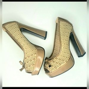 CR Collection Women's Platform 5" High Heel Shoes, Beigh, Excellent Condtion